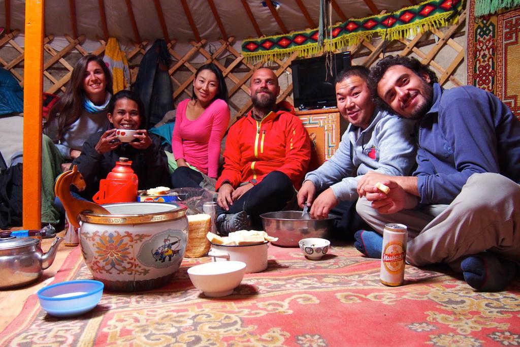Top Tour & Guesthouse Mongolia Ulan Bator Exteriör bild