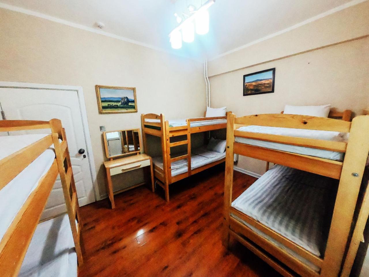 Top Tour & Guesthouse Mongolia Ulan Bator Exteriör bild